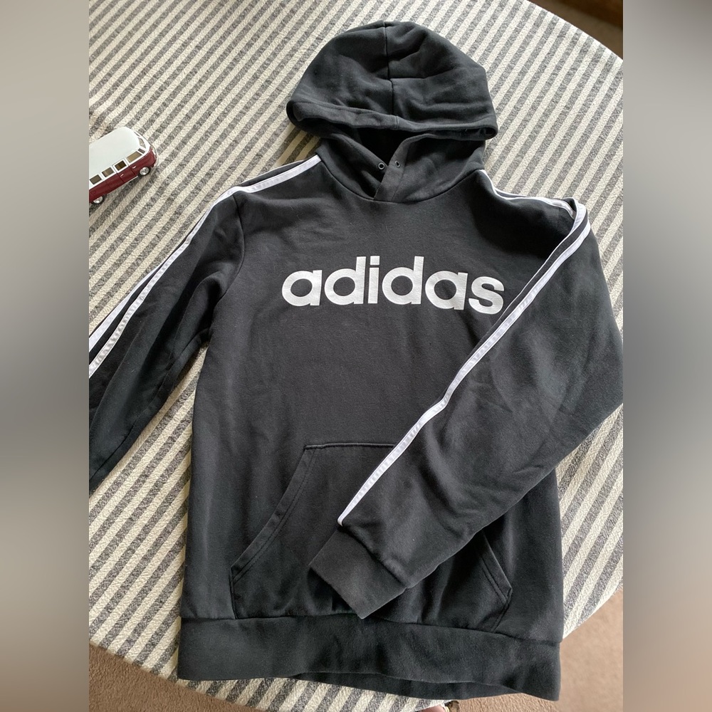 🖤Classic Black/white striped Adidas hoodie🖤